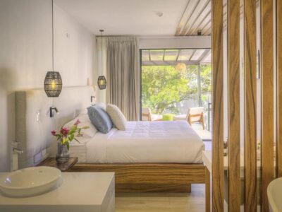 Hotel233