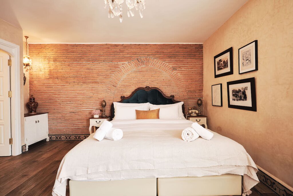 Hotel63