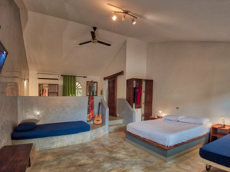 Hotel328