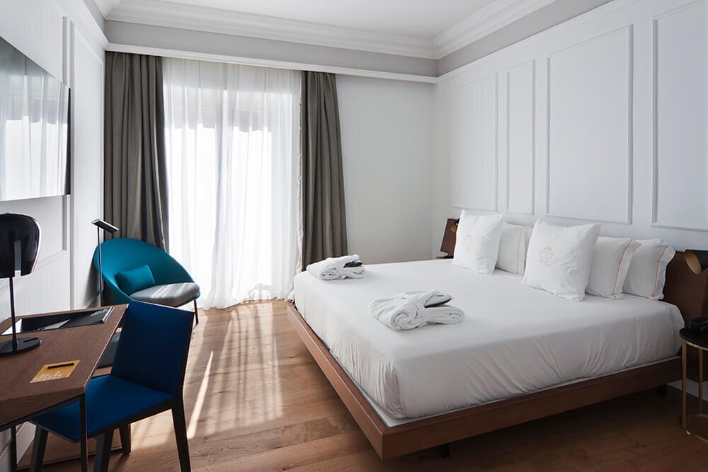 Hotel704