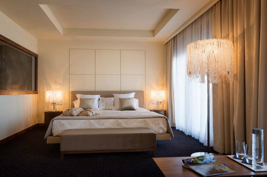 Hotel702