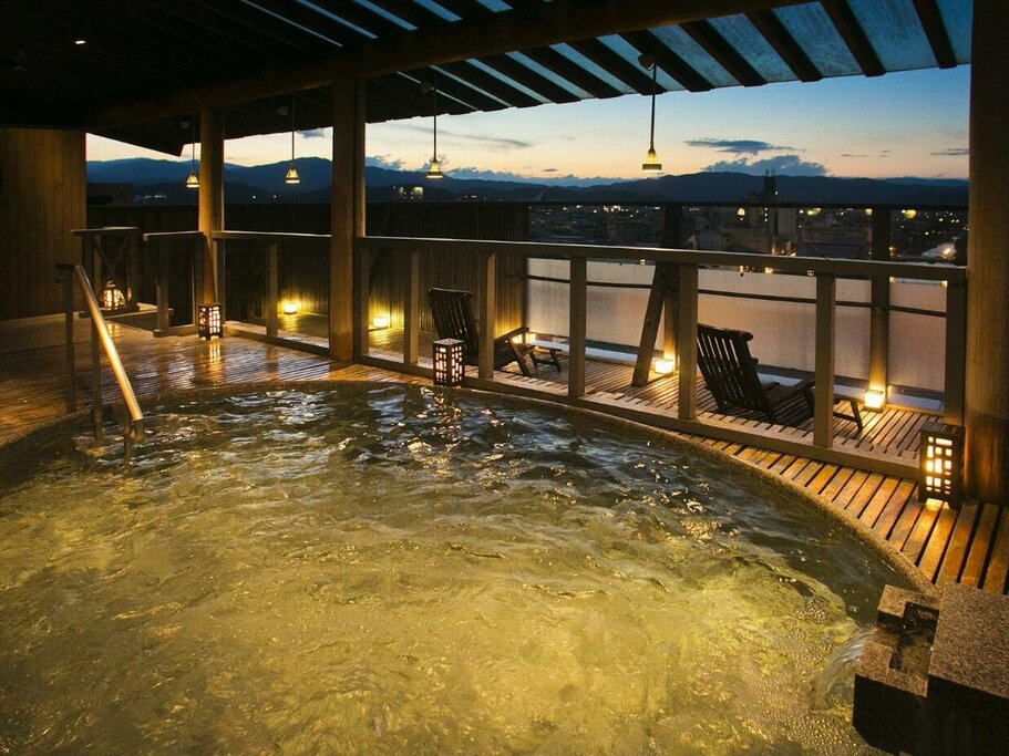 Hotel136