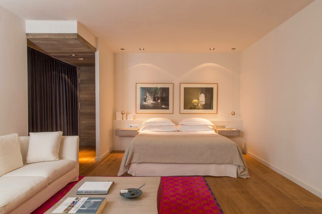 Hotel758