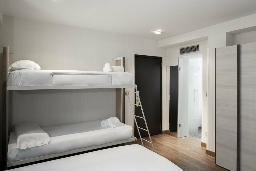 Hotel671