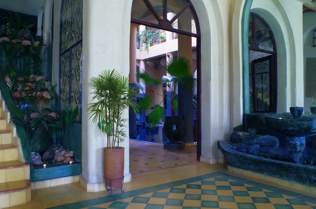 Hotel106