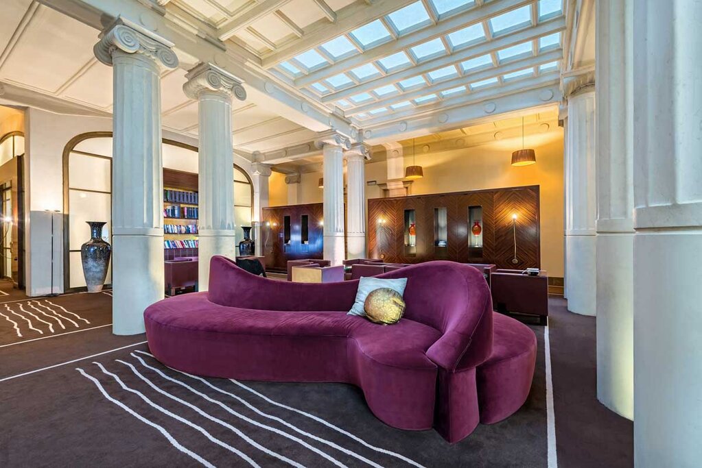 Hotel975