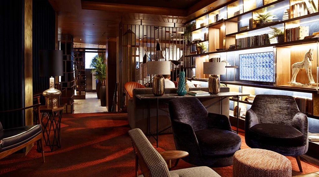 Hotel373