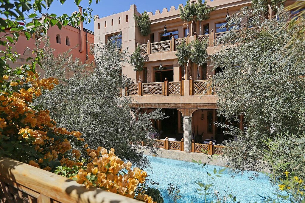 Hotel73