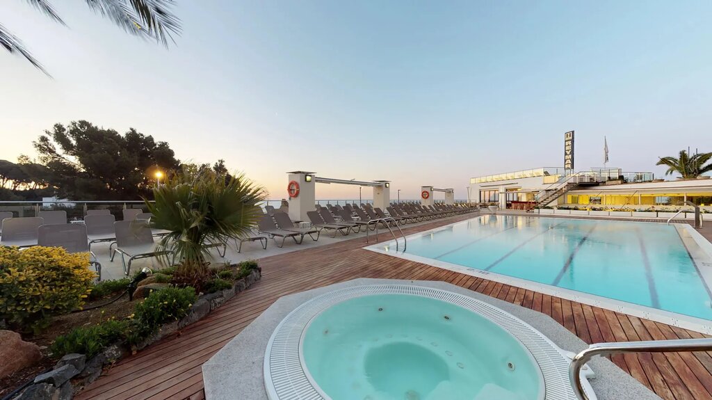 Hotel819