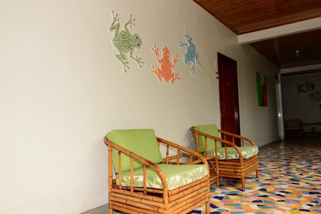 Hotel182