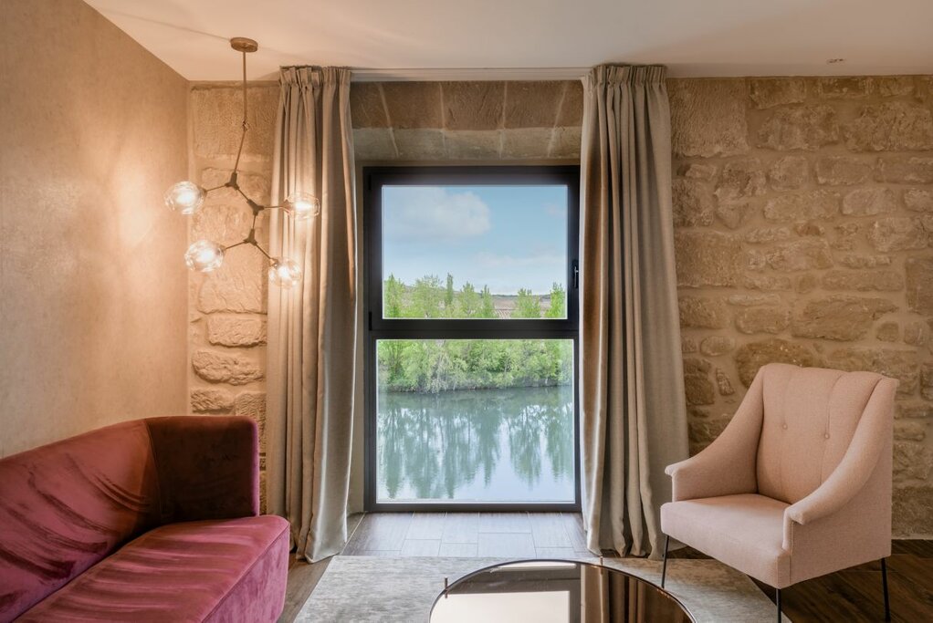Hotel879