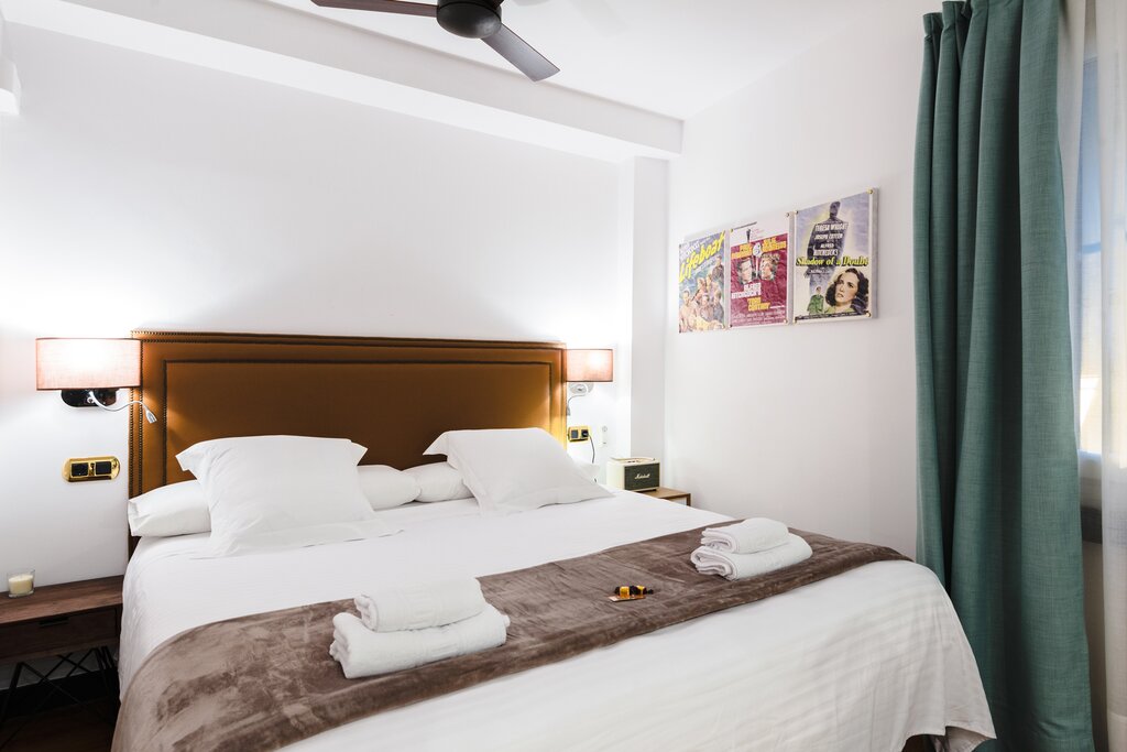 Hotel832