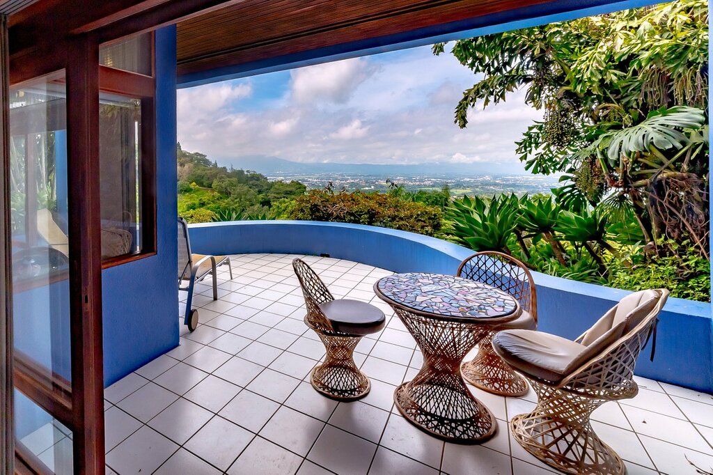 Hotel270