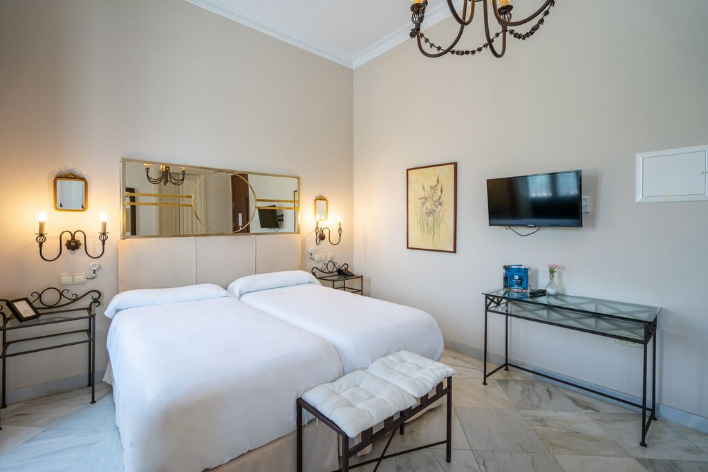 Hotel811