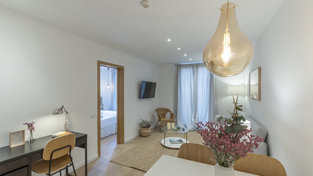 Hotel826