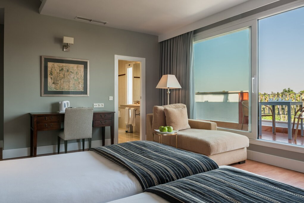 Hotel775