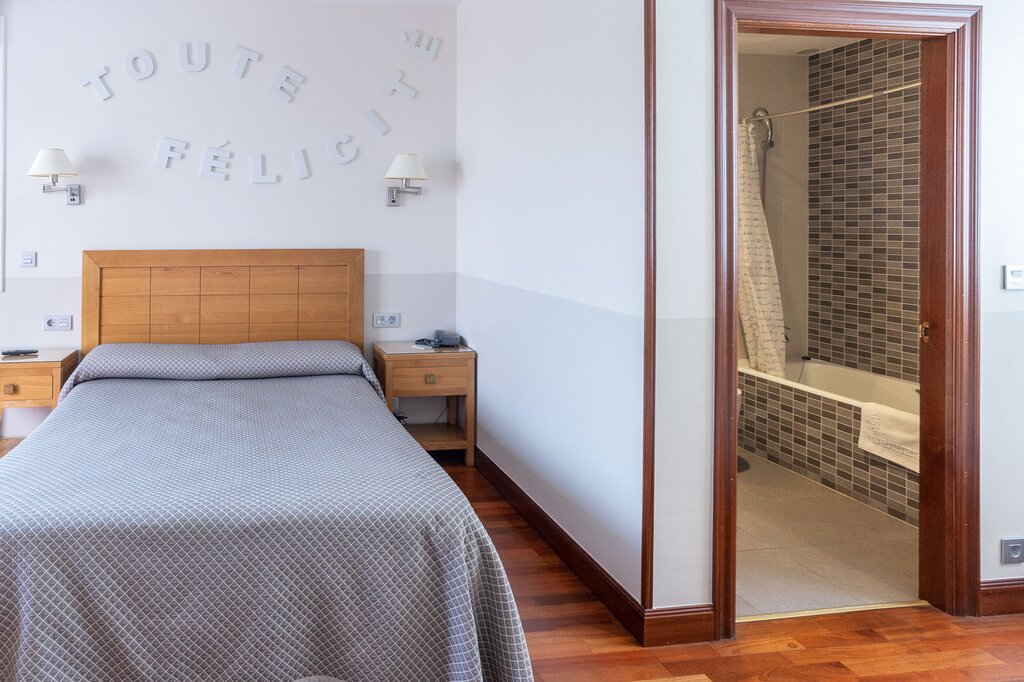 Hotel898