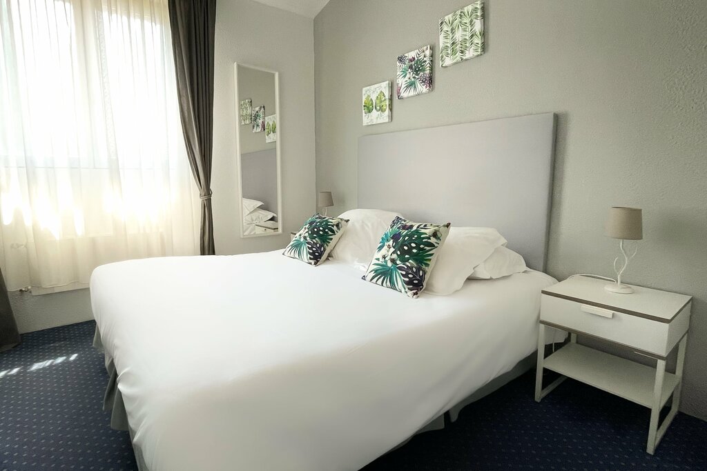 Hotel1296