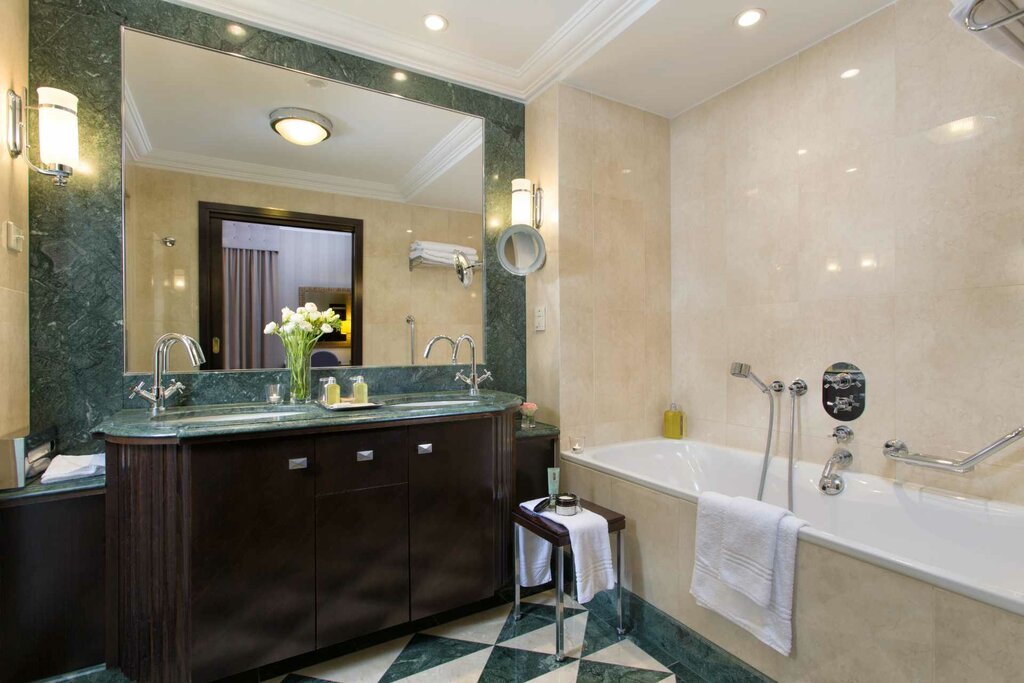 Hotel1332