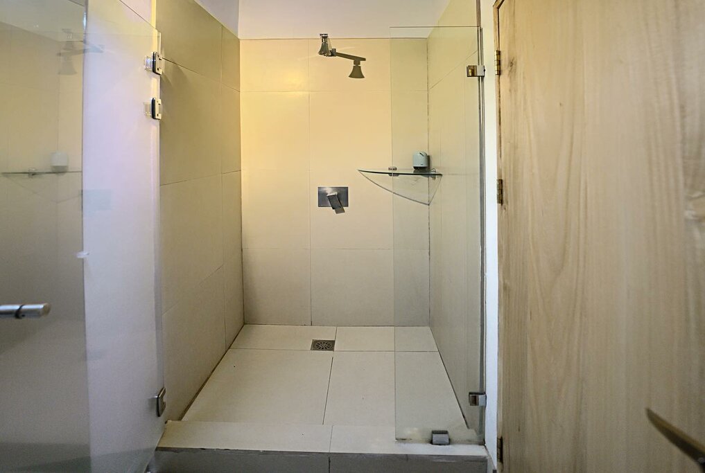 Hotel328