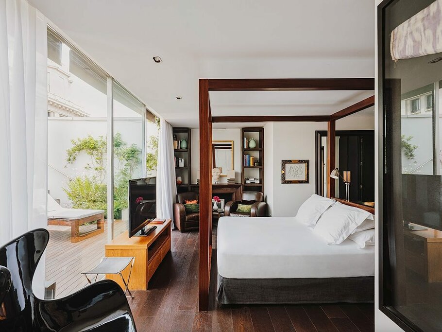 Hotel903