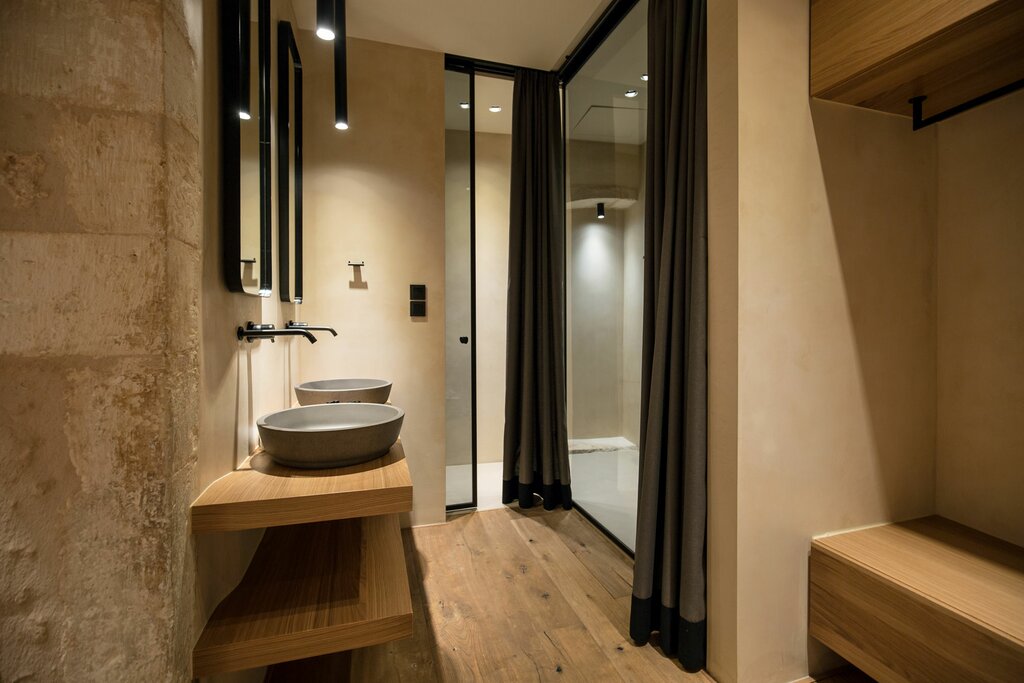 Hotel593
