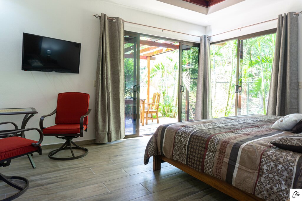 Hotel323