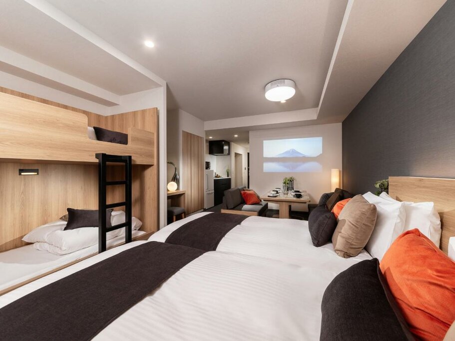 Hotel142