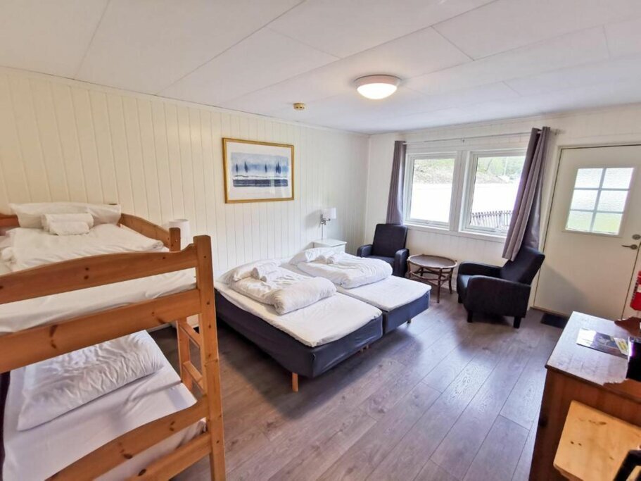 Hotel381
