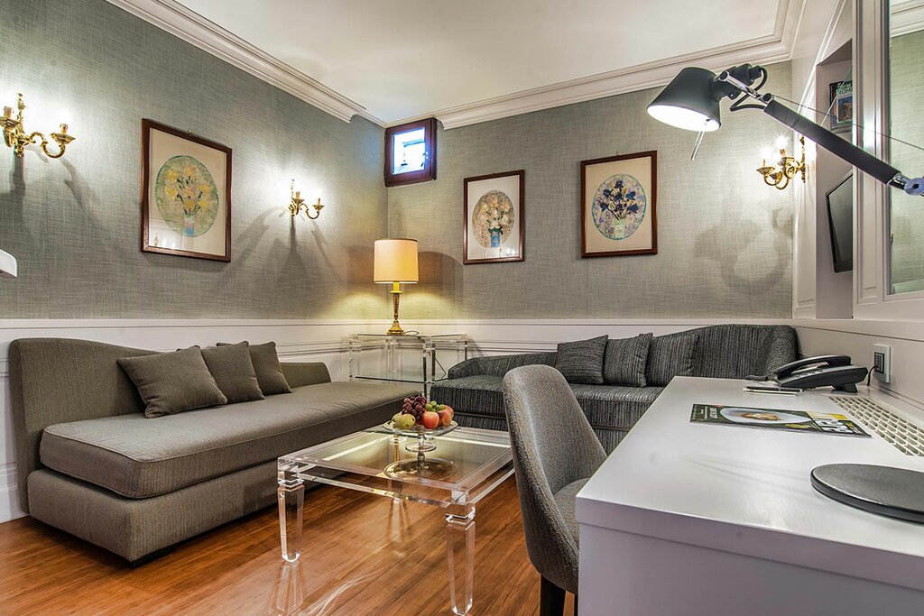 Hotel32