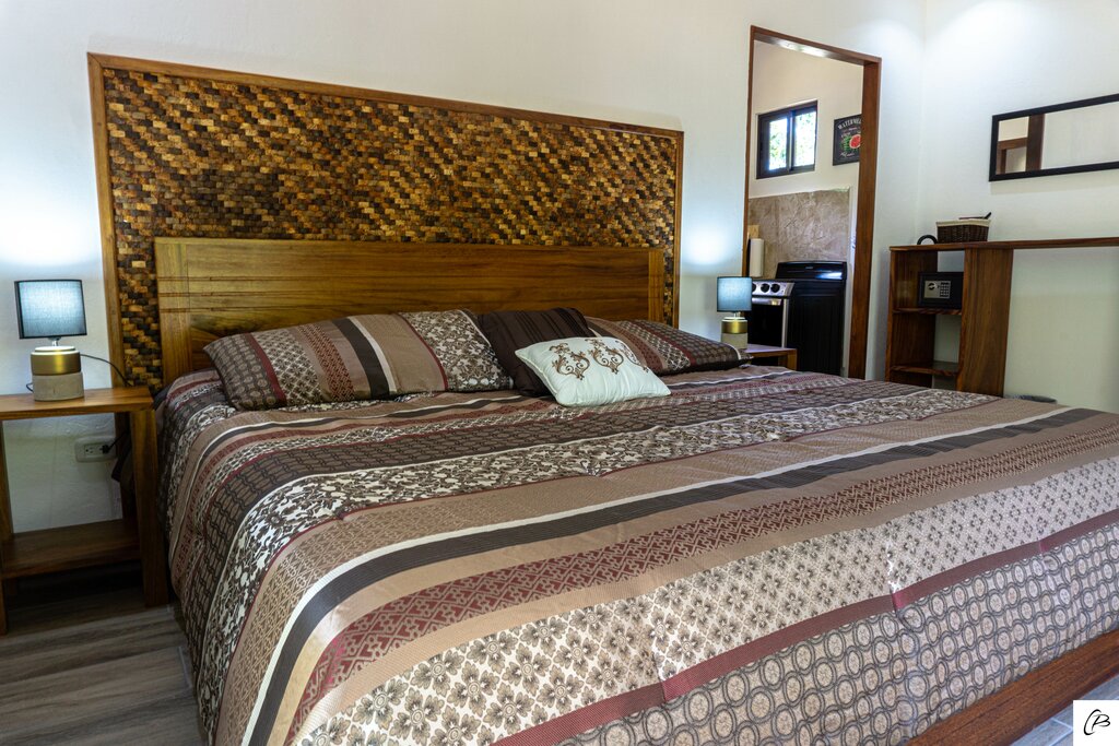 Hotel323