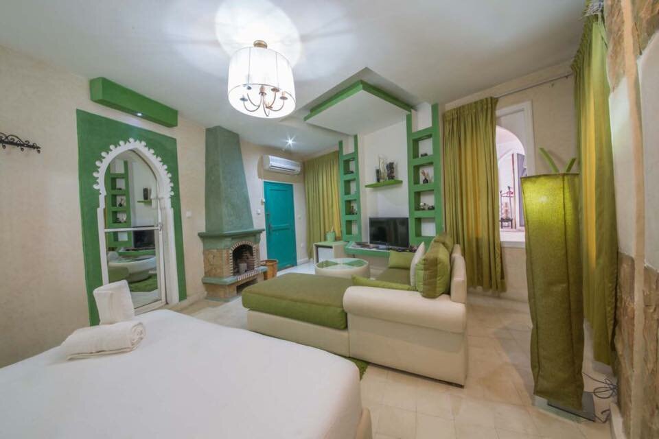 Hotel87