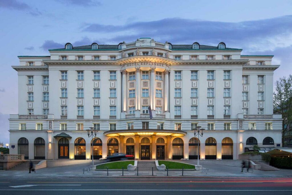 Hotel1332