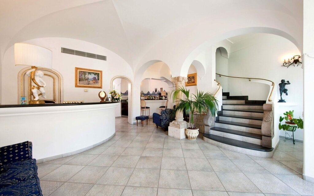 Hotel49