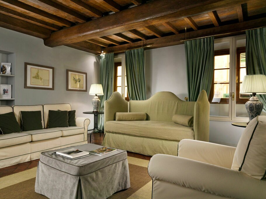 Hotel43