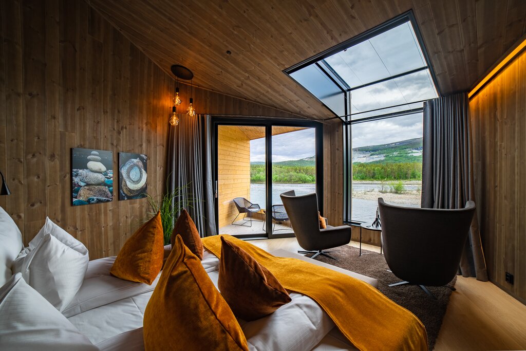 Hotel374