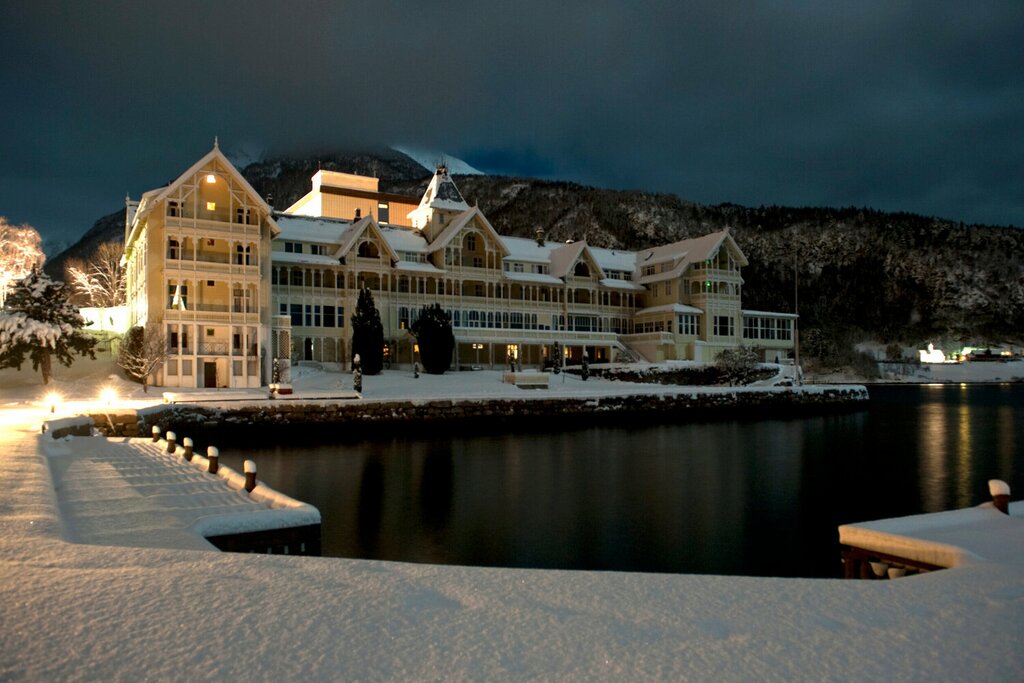 Hotel351