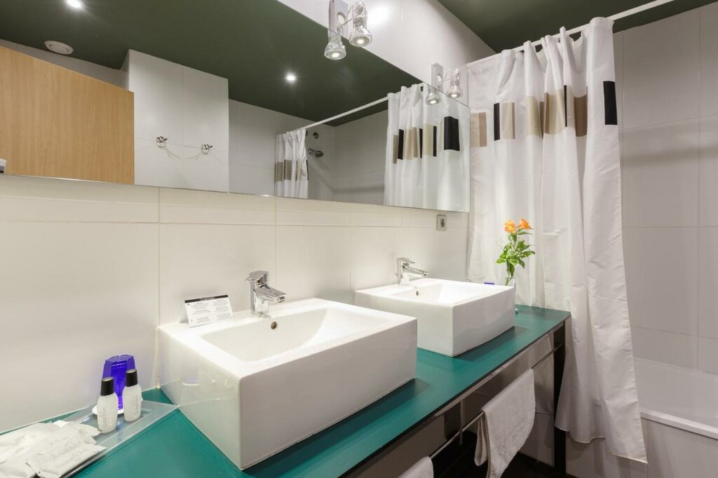 Hotel827