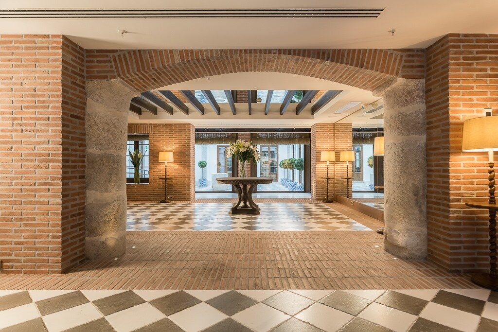 Hotel705
