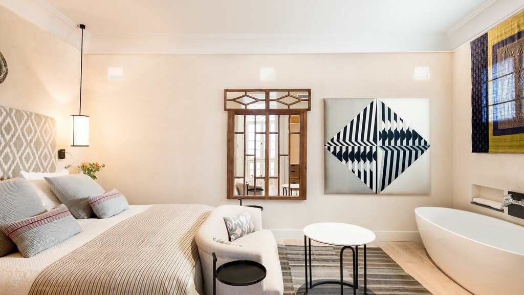 Hotel895