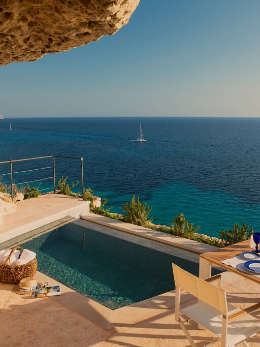 Hotel972