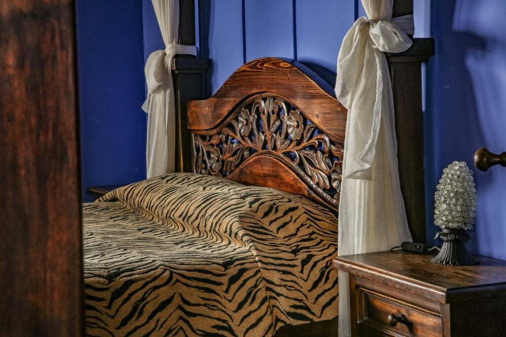 Hotel184