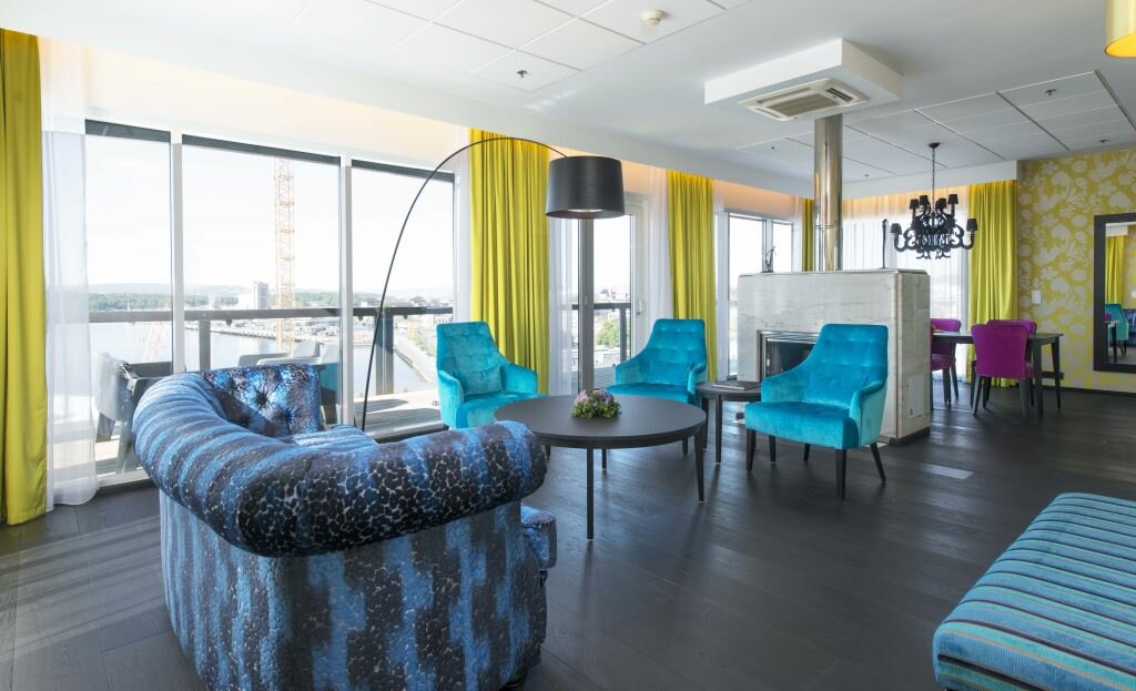 Hotel353