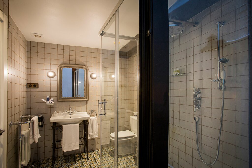 Hotel832