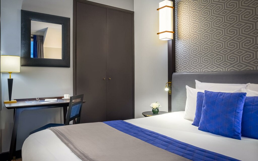 Hotel1300