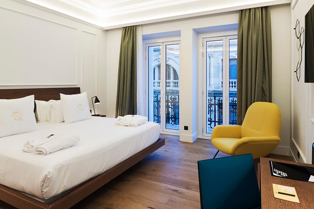 Hotel704