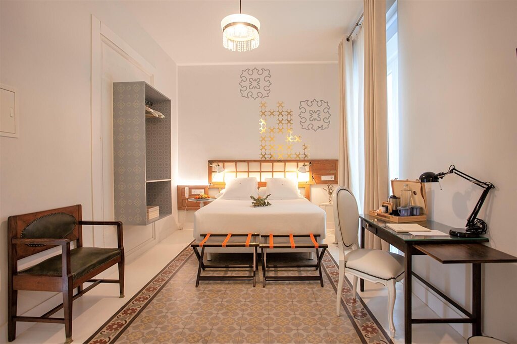 Hotel694