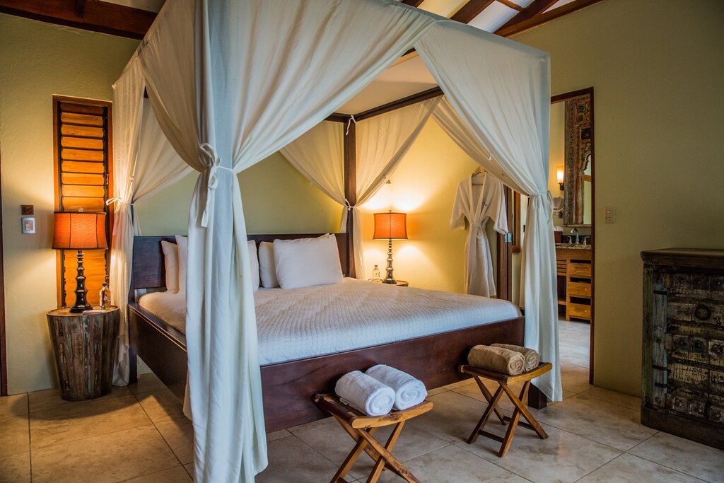 Hotel296