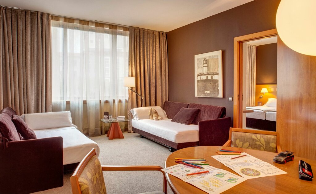 Hotel761