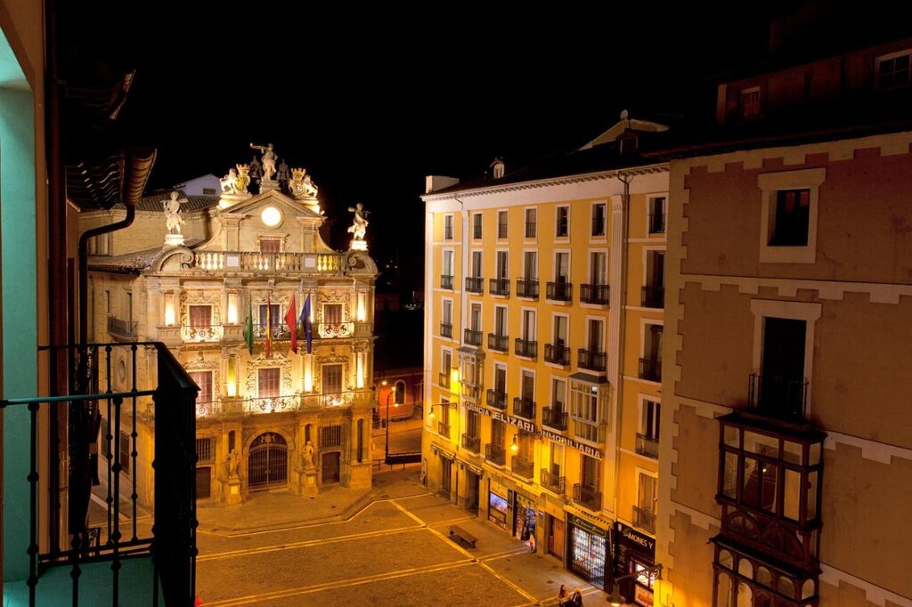 Hotel990